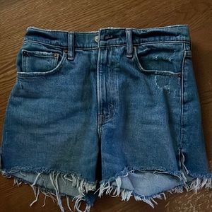 Like new Abercrombie & Fitch 4” mom short high rise